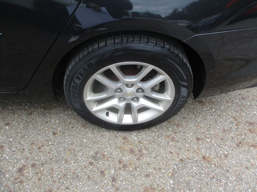 2015 Chevrolet Malibu Image 3