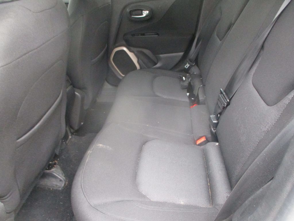 2016 Jeep Renegade Image 9