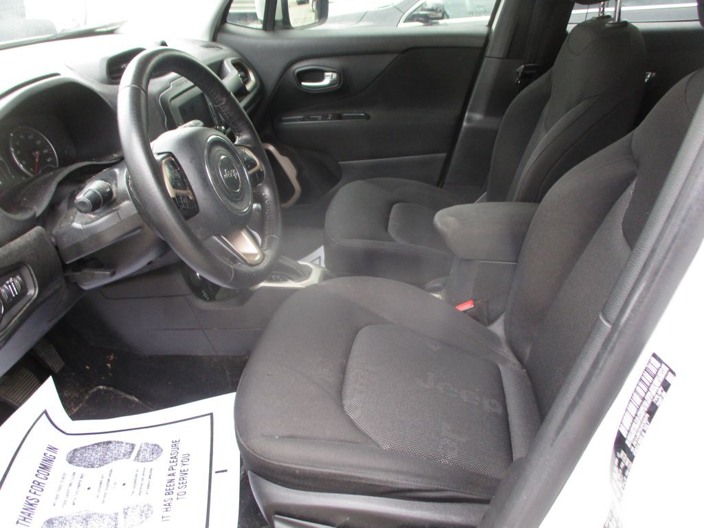 2016 Jeep Renegade Image 12