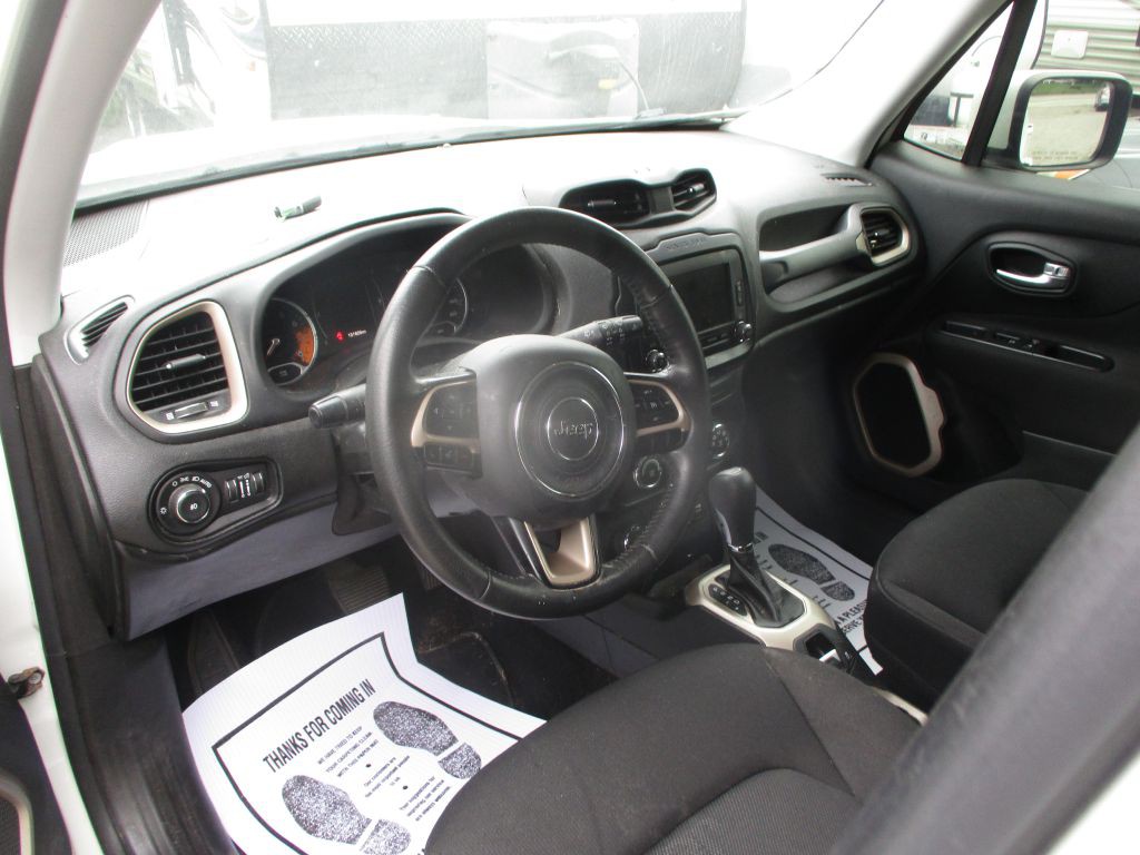 2016 Jeep Renegade Image 13