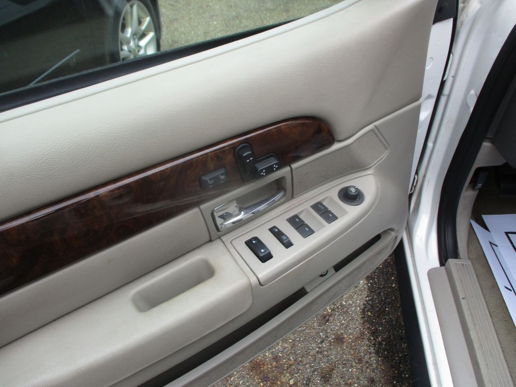 2010 Mercury Grand Marquis Image 12