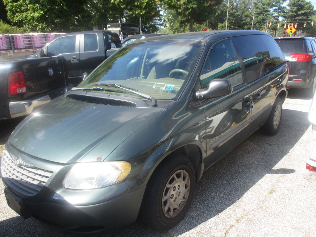 2001 Chrysler Voyager Image 2