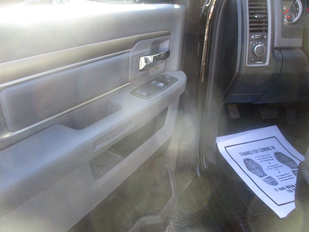 2014 RAM 1500 Image 8