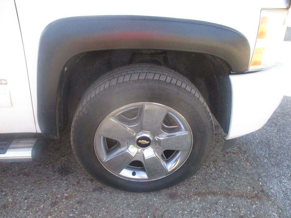 2011 Chevrolet Silverado 1500 Image 4