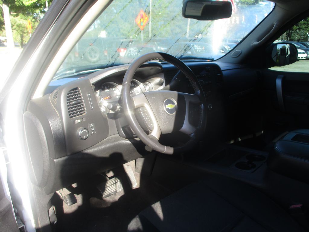 2011 Chevrolet Silverado 1500 Image 8