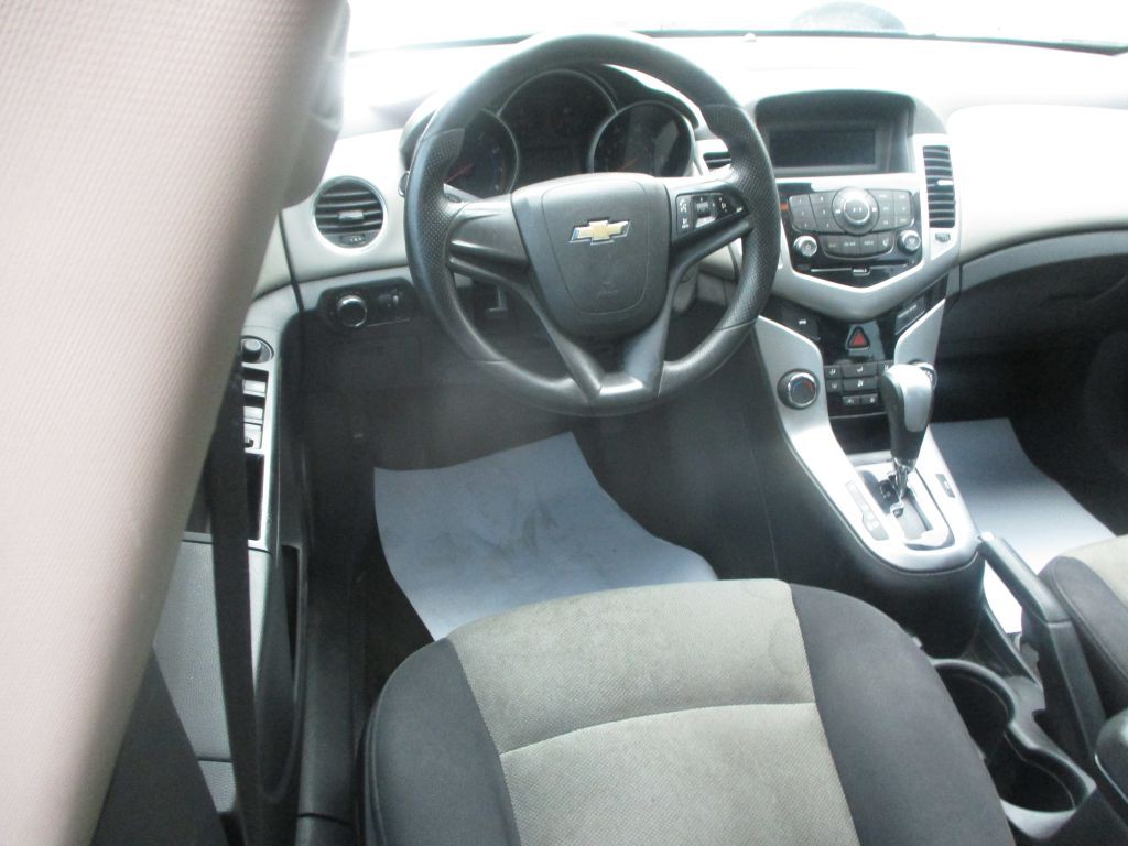 2015 Chevrolet Cruze Image 8
