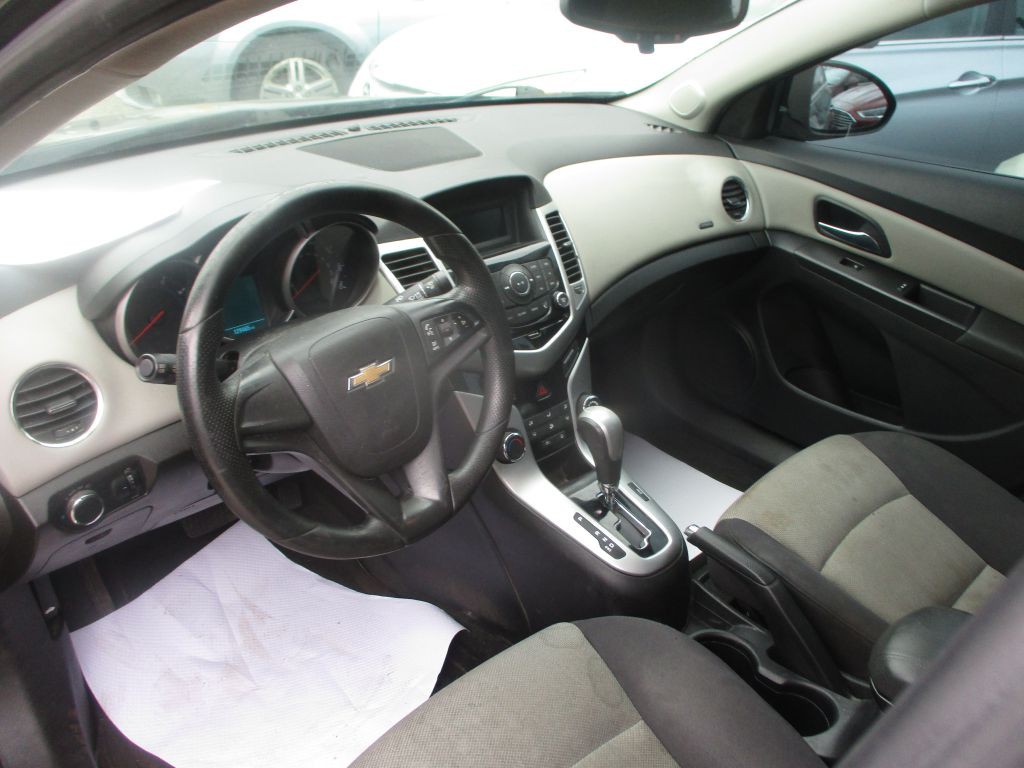 2015 Chevrolet Cruze Image 12