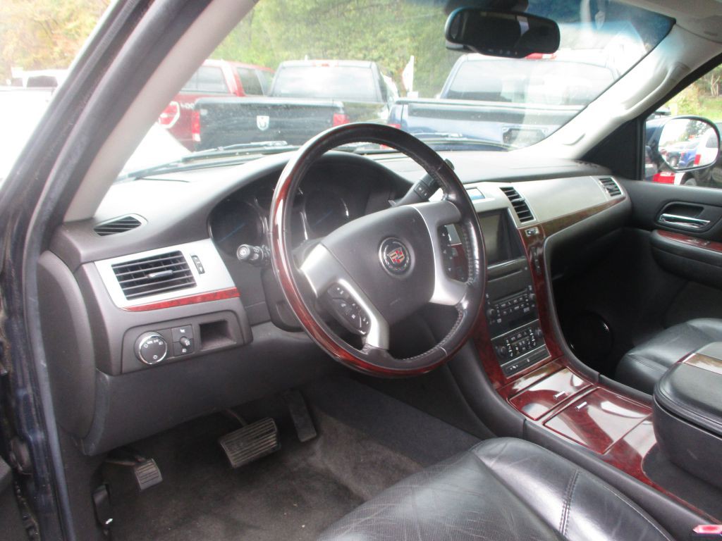 2007 Cadillac Escalade Image 8