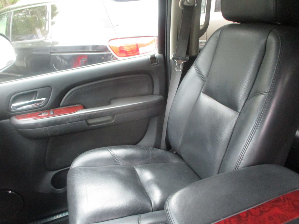 2007 Cadillac Escalade Image 12