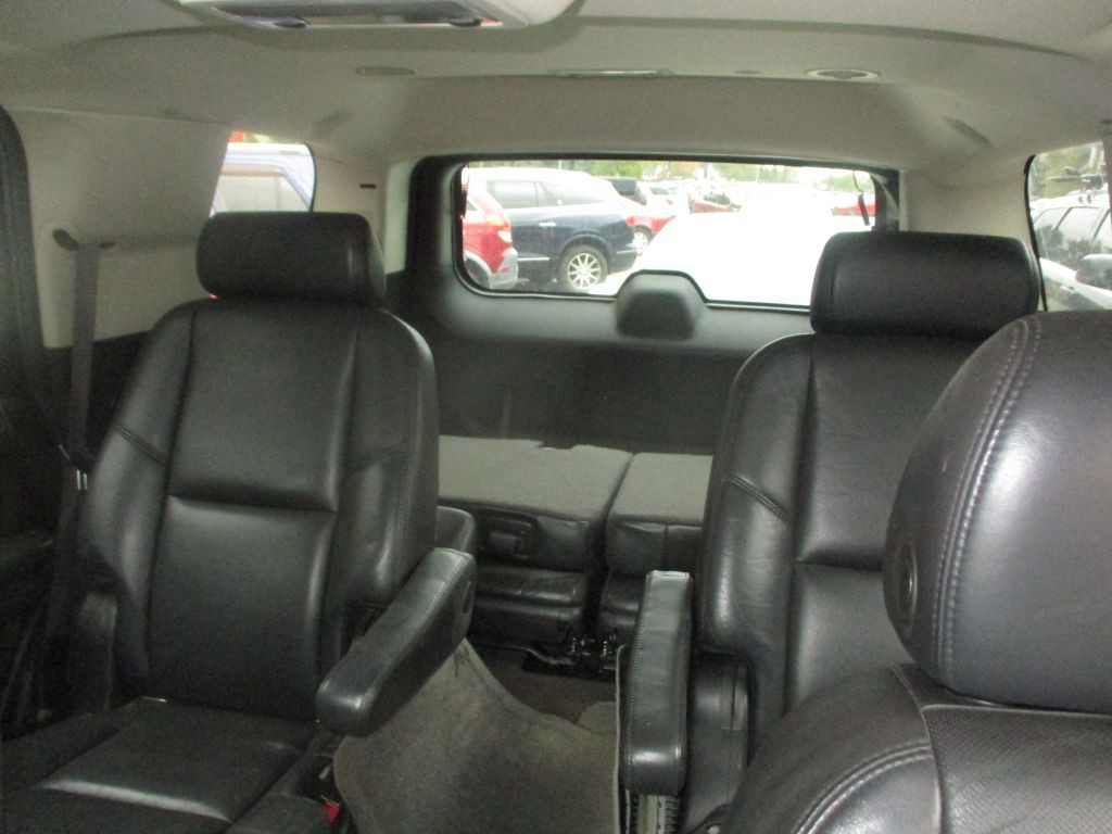 2007 Cadillac Escalade Image 13