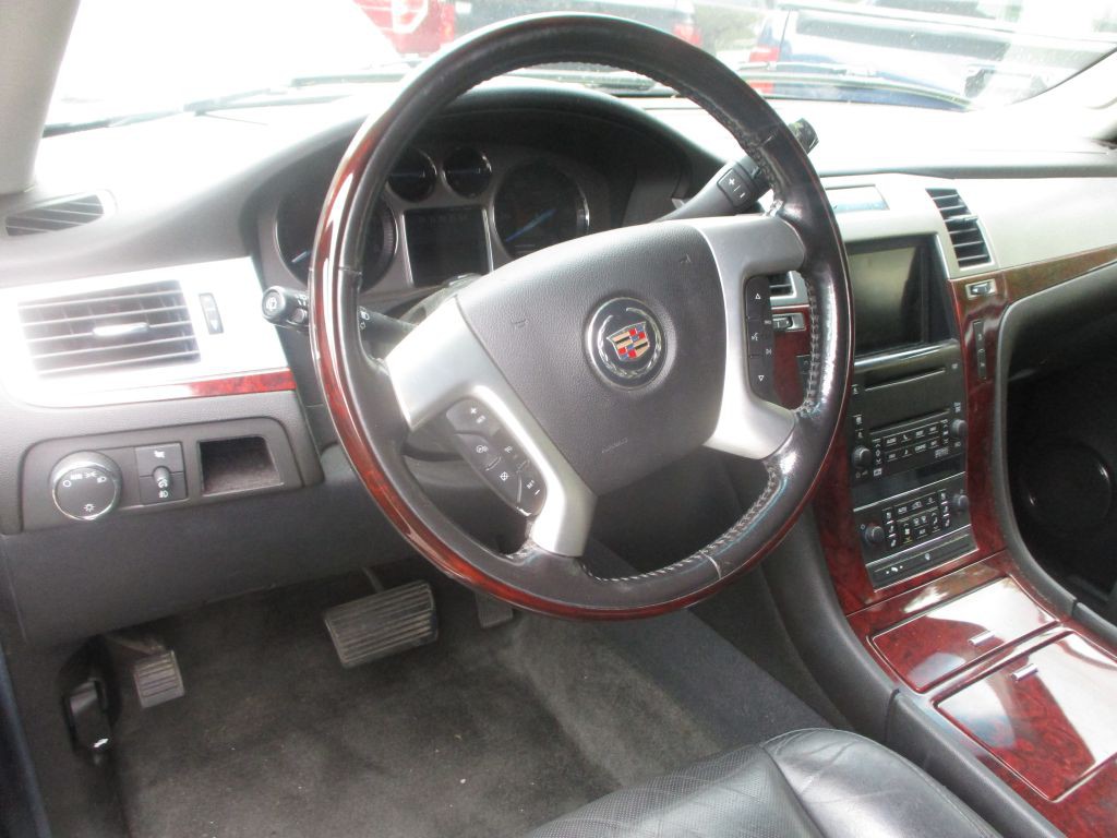 2007 Cadillac Escalade Image 14