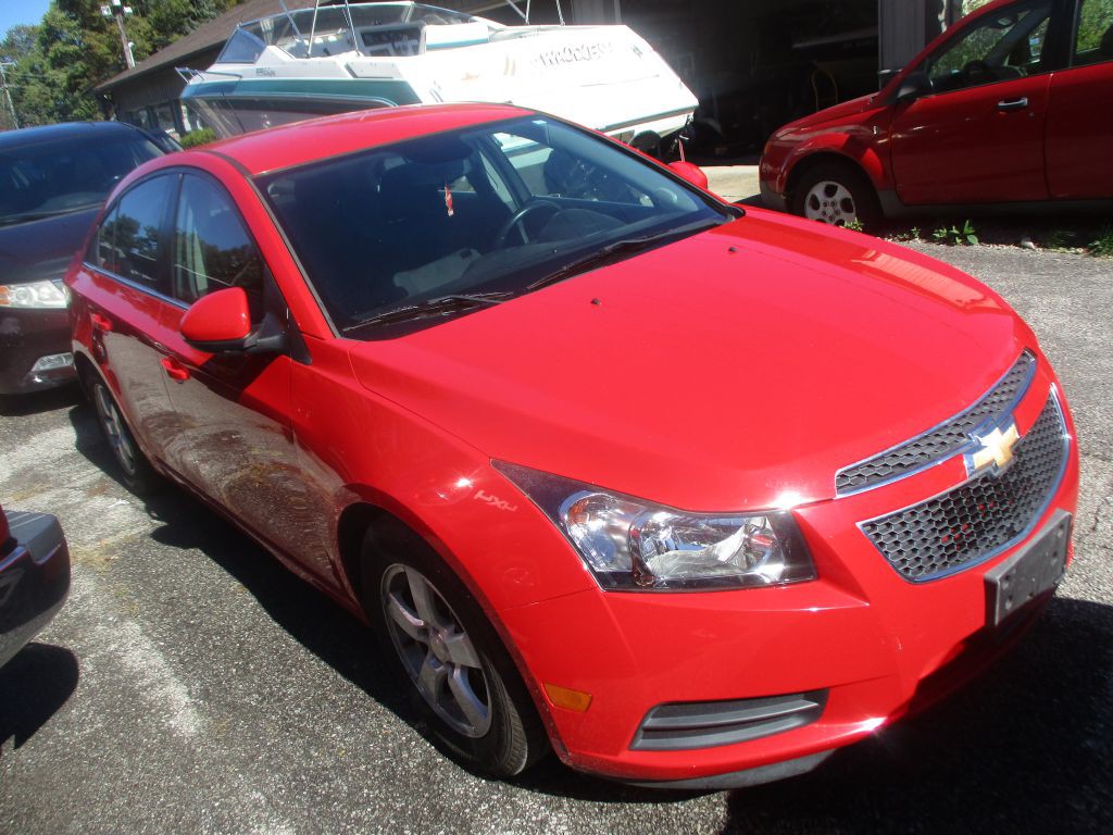 2014 Chevrolet Cruze Image 2