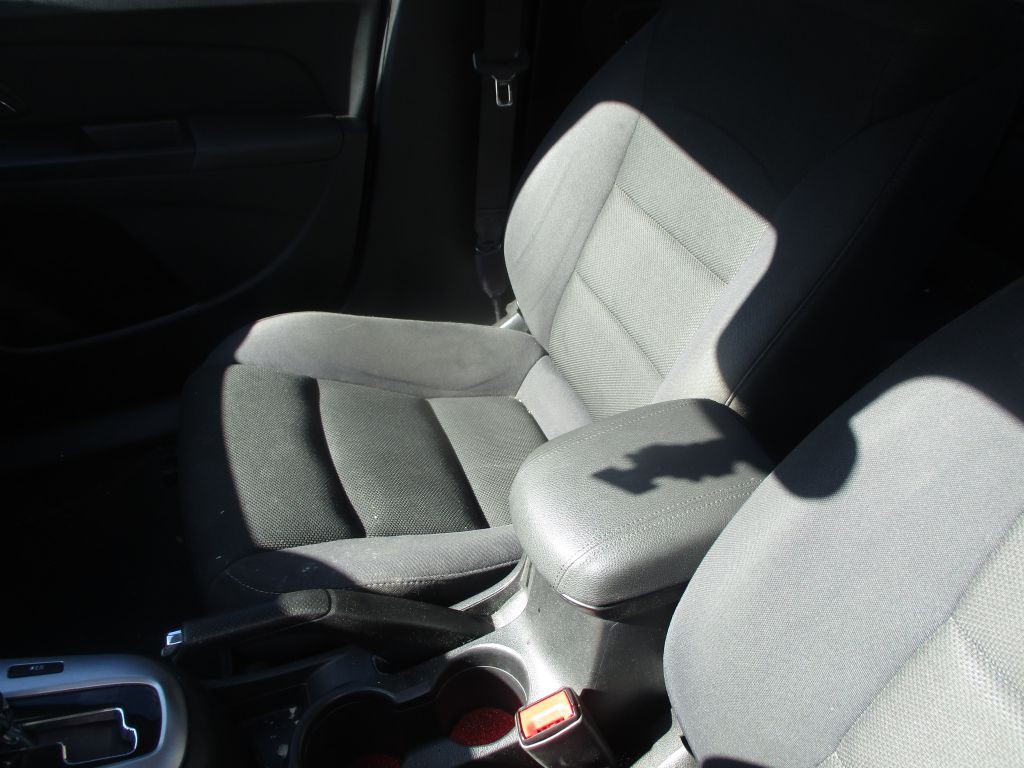 2014 Chevrolet Cruze Image 12
