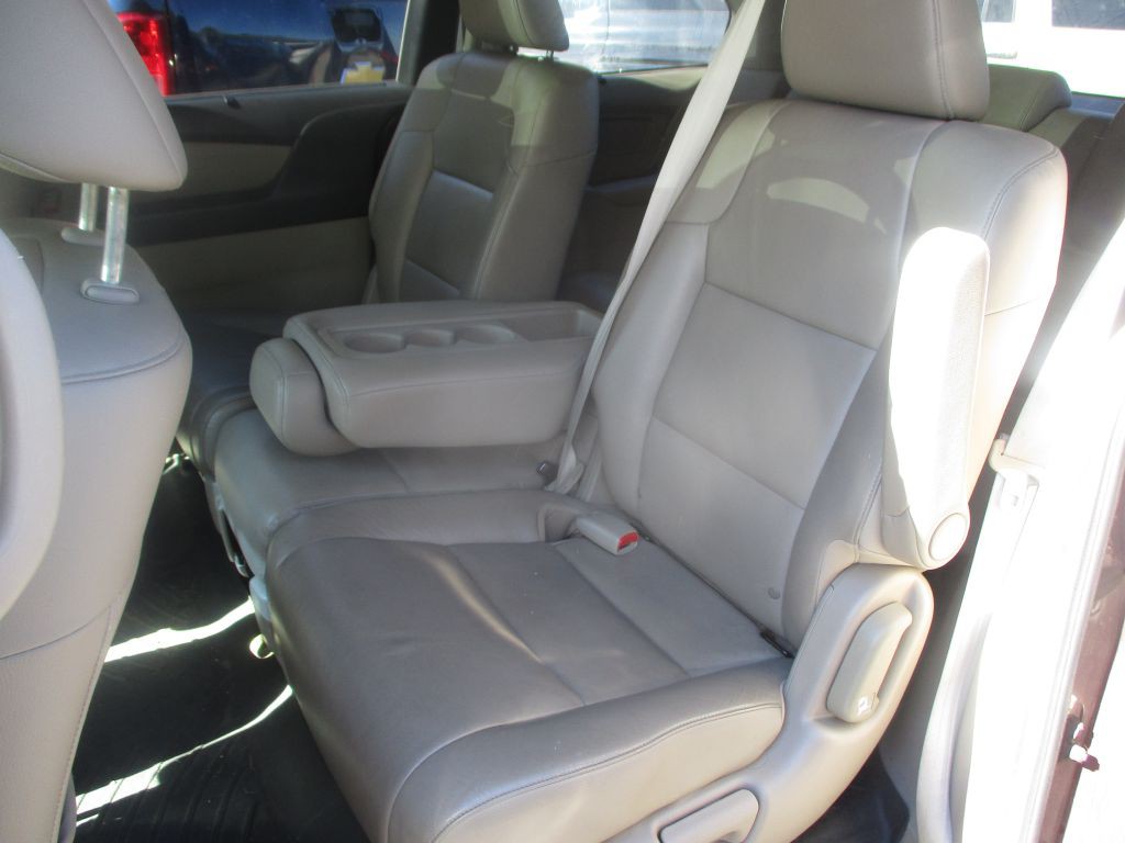 2012 Honda Odyssey Image 6