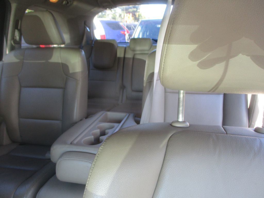 2012 Honda Odyssey Image 11