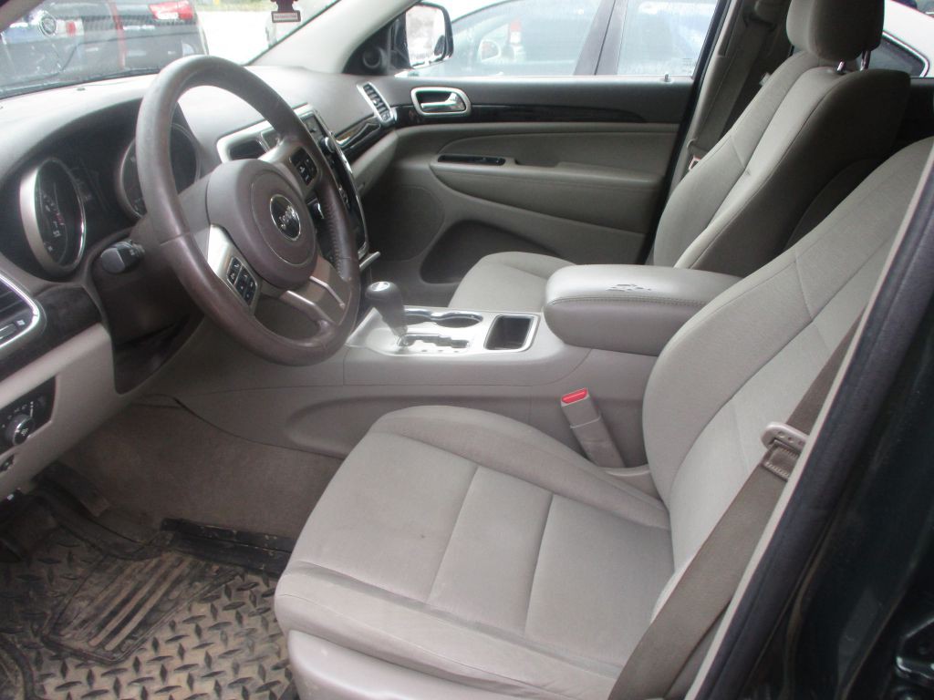 2011 Jeep Grand Cherokee Image 9