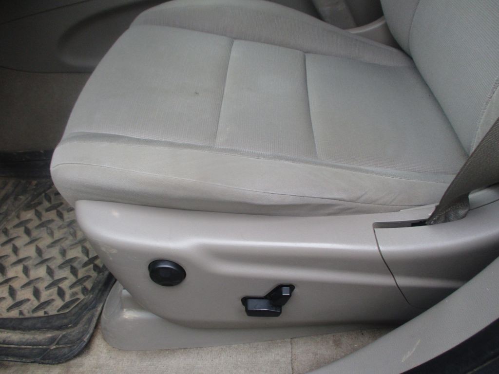 2011 Jeep Grand Cherokee Image 12