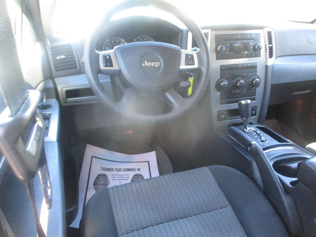 2009 Jeep Grand Cherokee Image 8