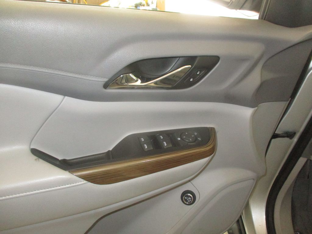 2019 GMC Acadia Image 9