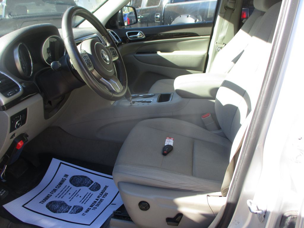 2013 Jeep Grand Cherokee Image 9