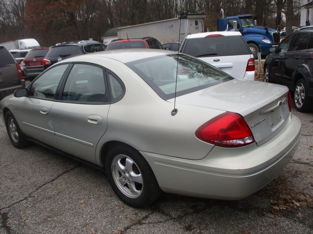 2006 Ford Taurus Image 5
