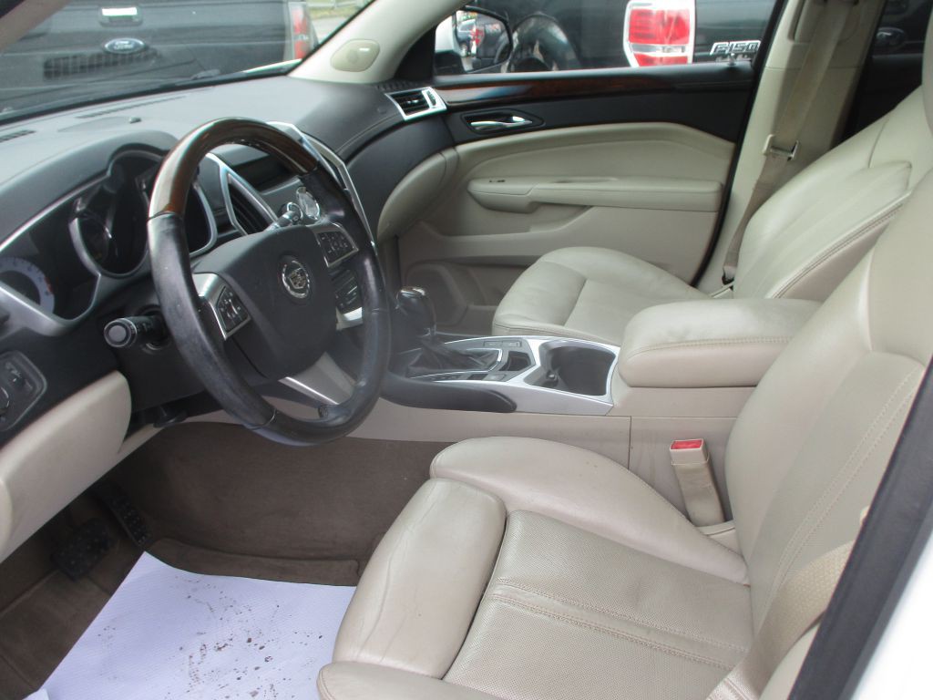 2011 Cadillac SRX Image 12
