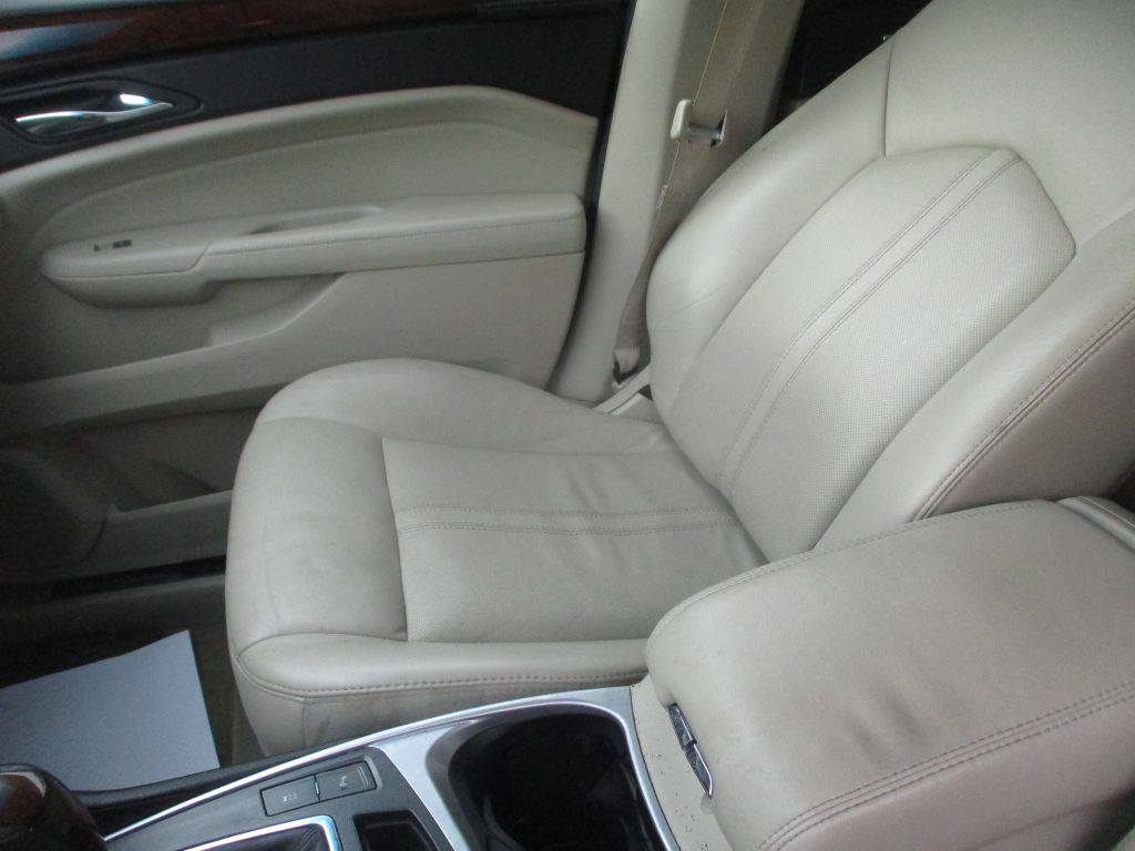 2011 Cadillac SRX Image 13