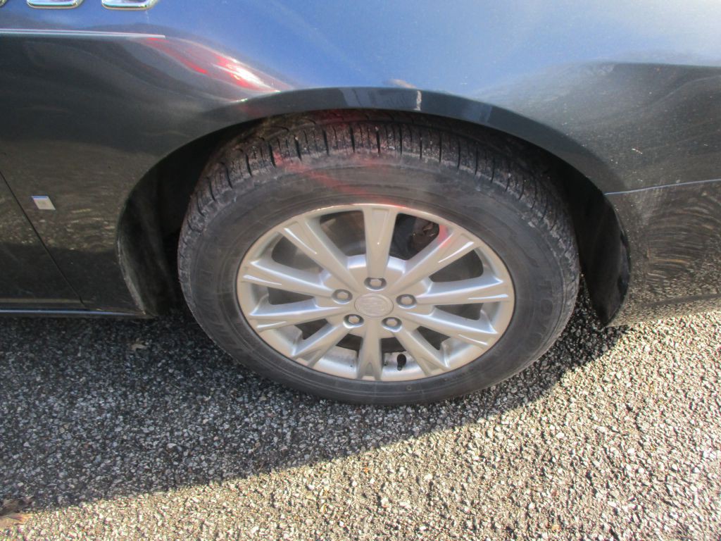 2009 Buick Lucerne Image 3