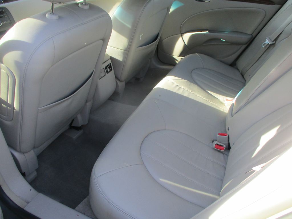 2009 Buick Lucerne Image 7