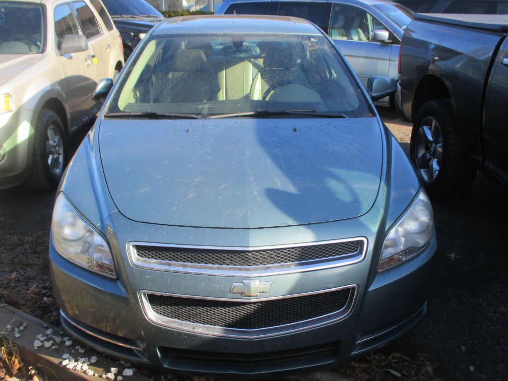 2009 Chevrolet Malibu Image 2