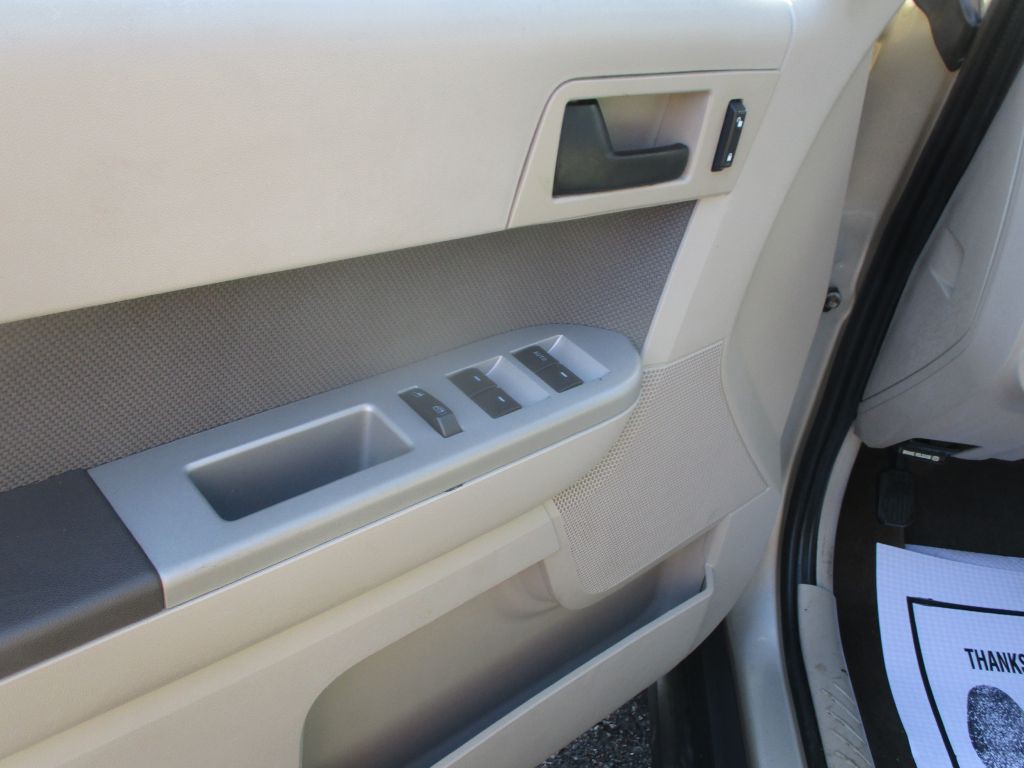 2010 Ford Escape Image 13