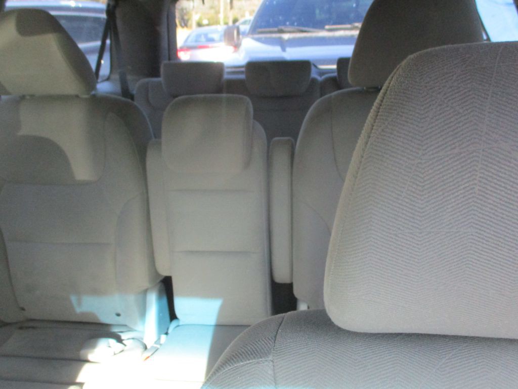 2010 Honda Odyssey Image 7