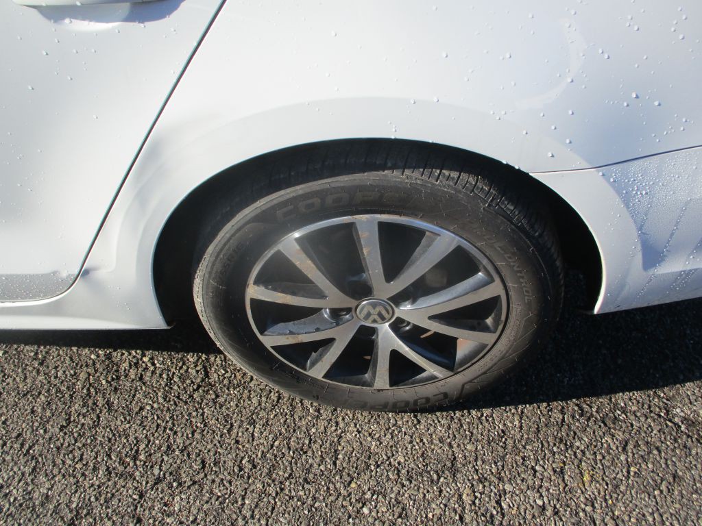 2017 Volkswagen Jetta Image 6