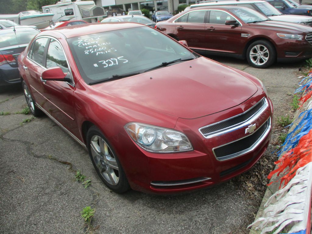 2012 Chevrolet Malibu Image 2