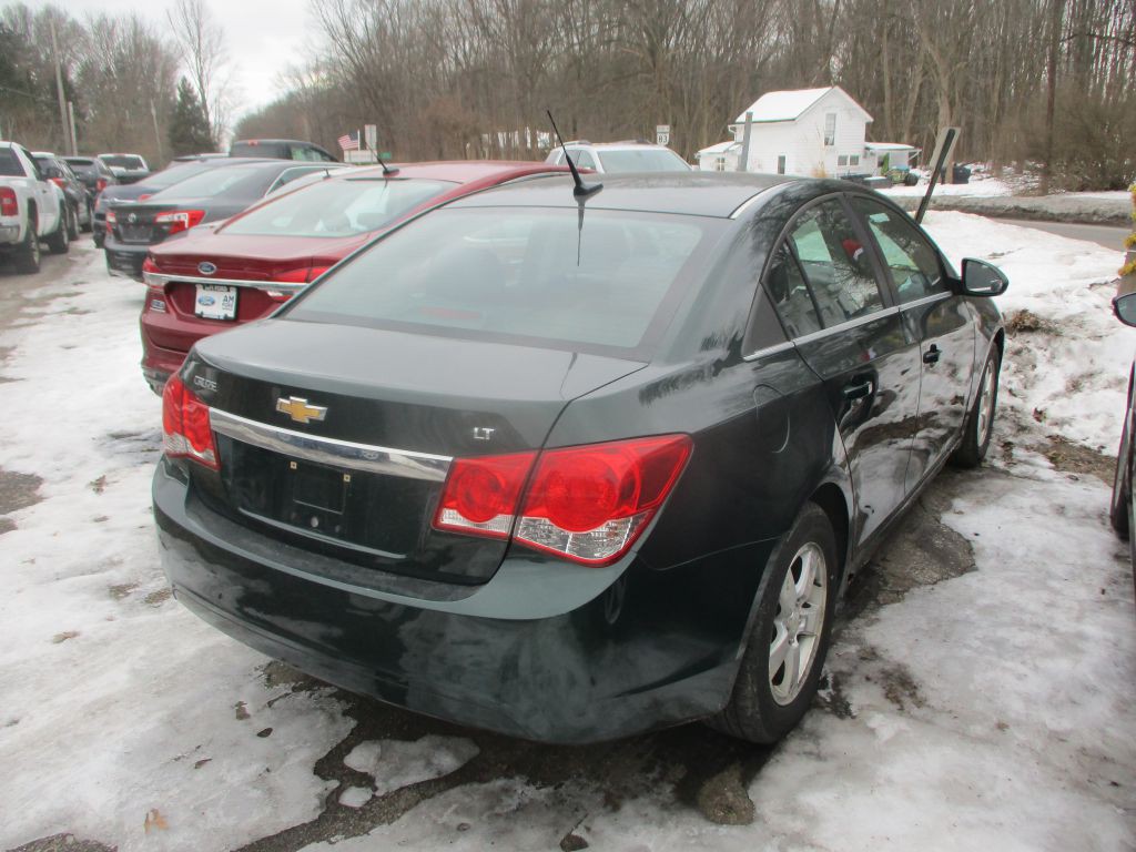 2014 Chevrolet Cruze Image 2