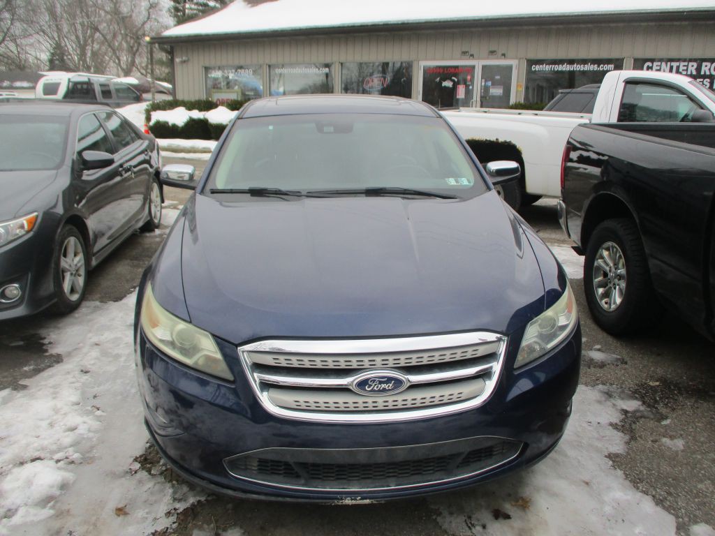 2011 Ford Taurus Image 2
