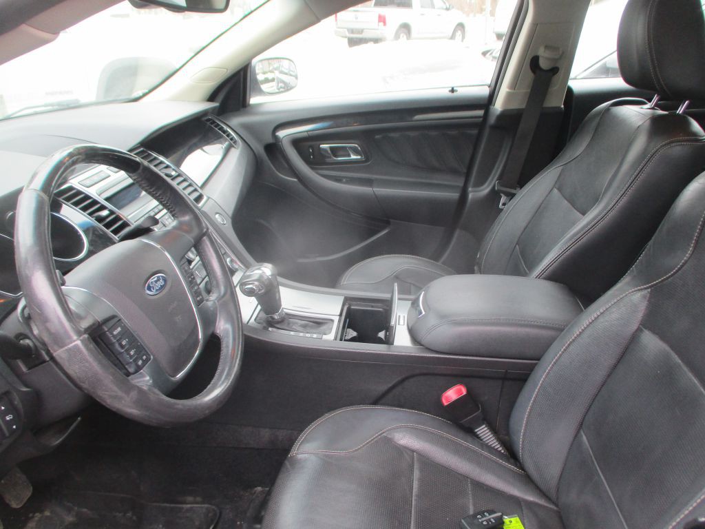 2011 Ford Taurus Image 13