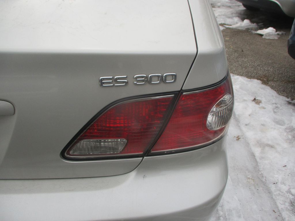2003 Lexus ES Image 5