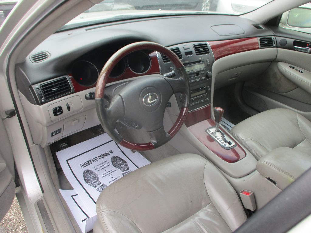2003 Lexus ES Image 11
