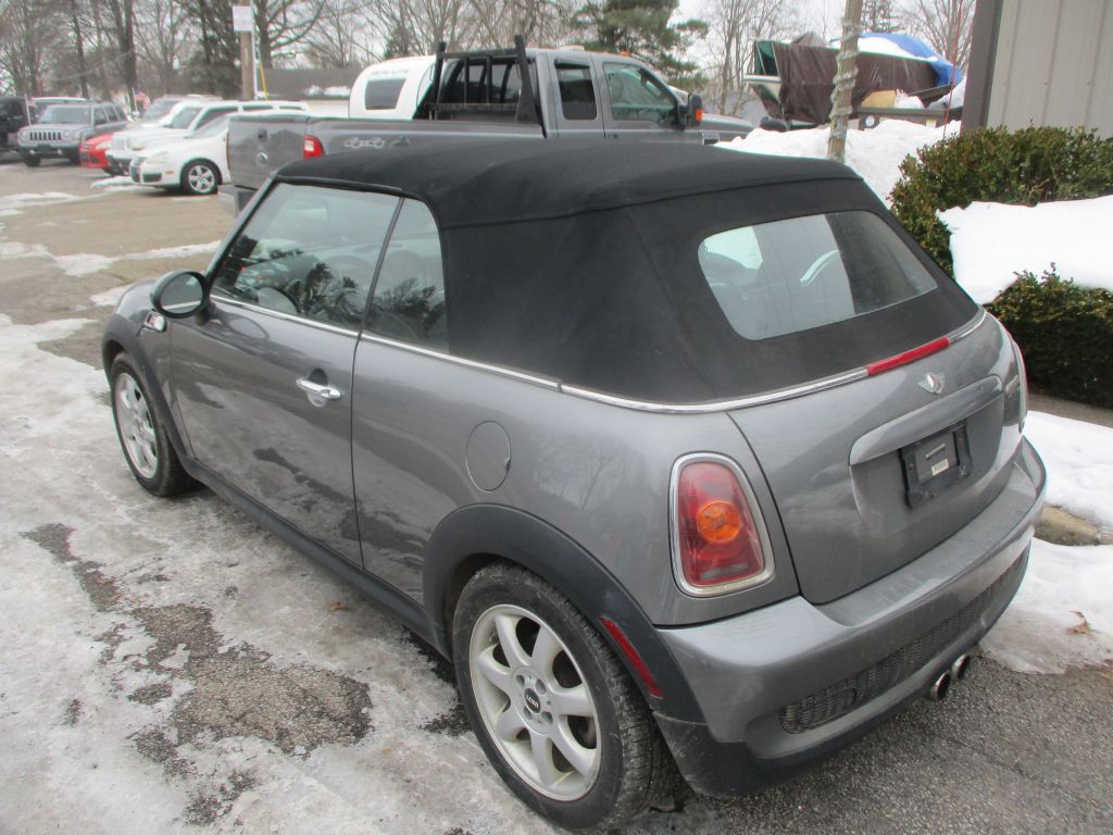 2009 MINI Cooper Image 2