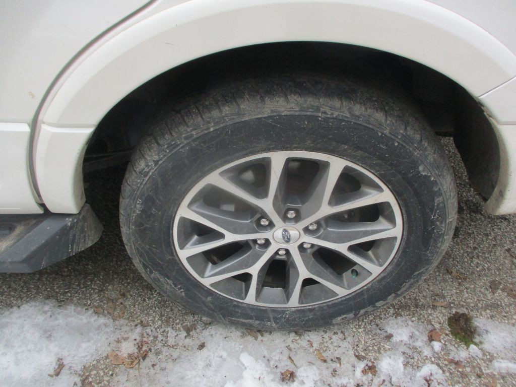 2017 Ford Expedition Image 4