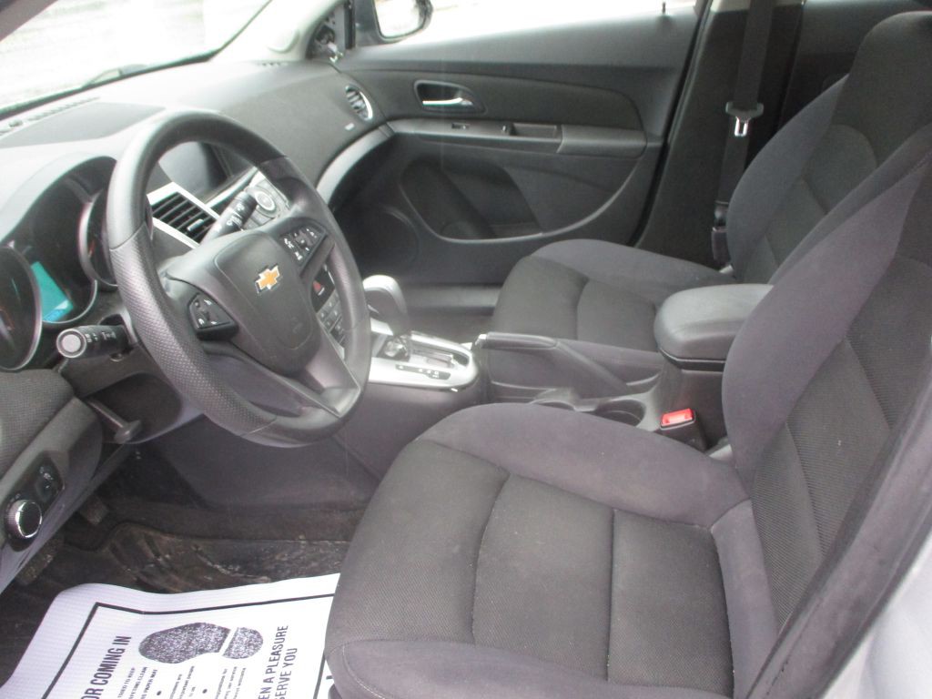 2015 Chevrolet Cruze Image 12