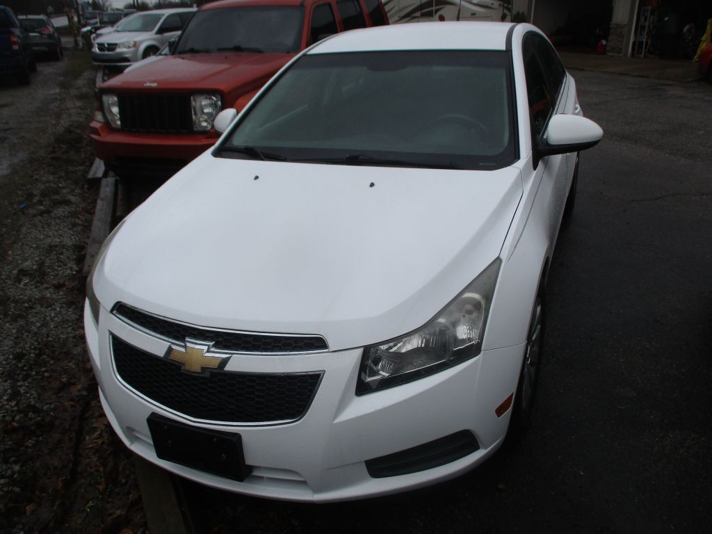 2011 Chevrolet Cruze Image 3