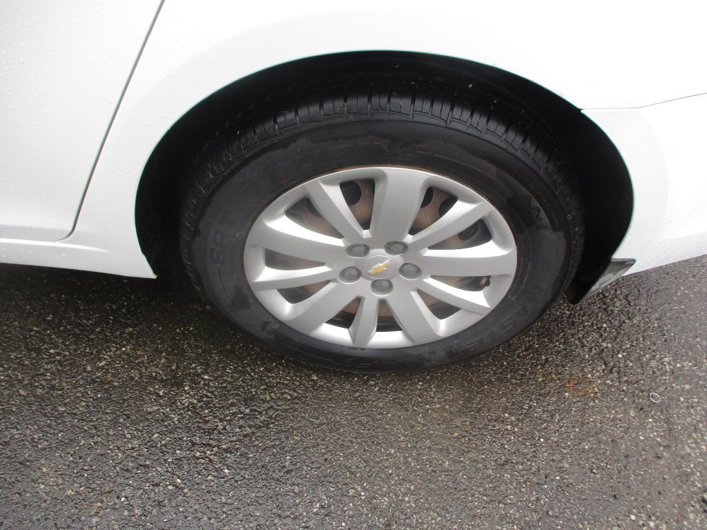 2011 Chevrolet Cruze Image 4