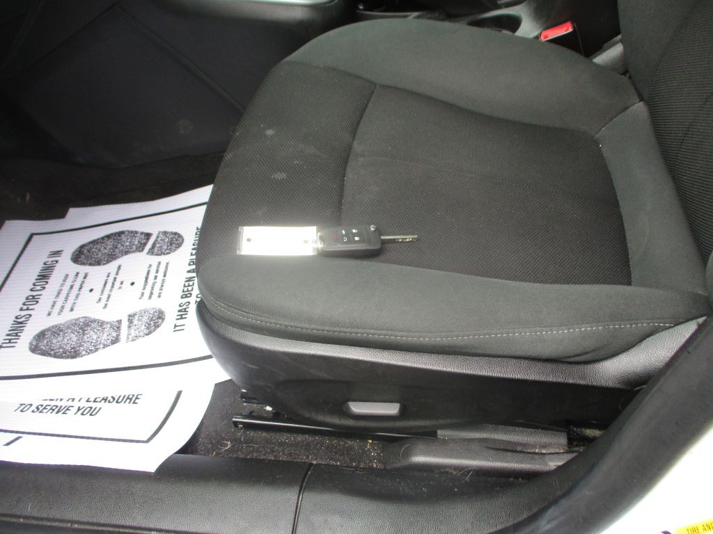 2011 Chevrolet Cruze Image 11