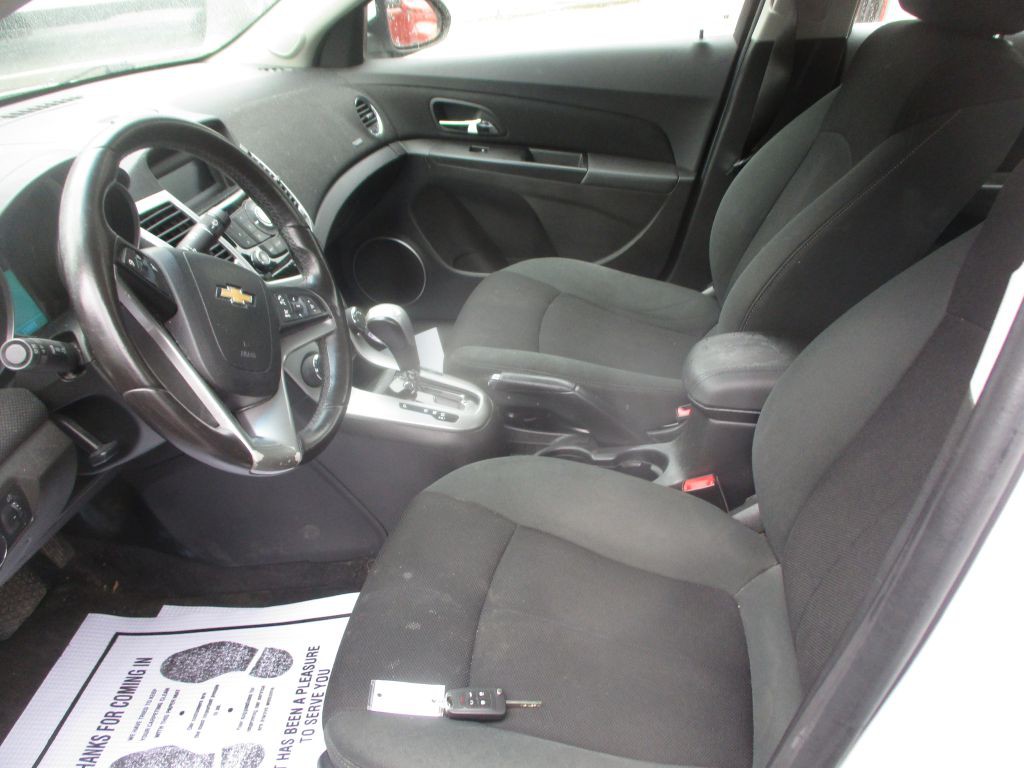 2011 Chevrolet Cruze Image 13