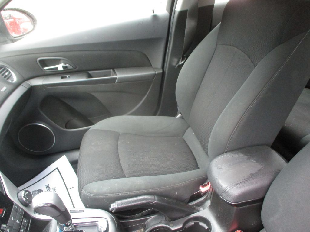 2011 Chevrolet Cruze Image 14