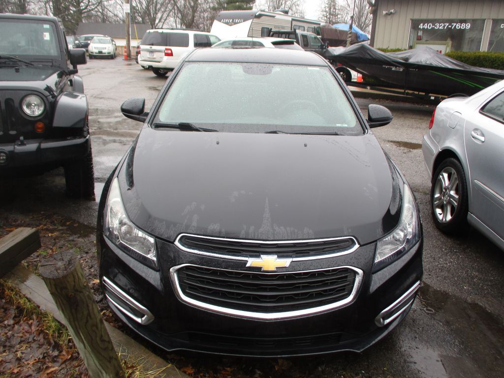 2016 Chevrolet Cruze Image 2