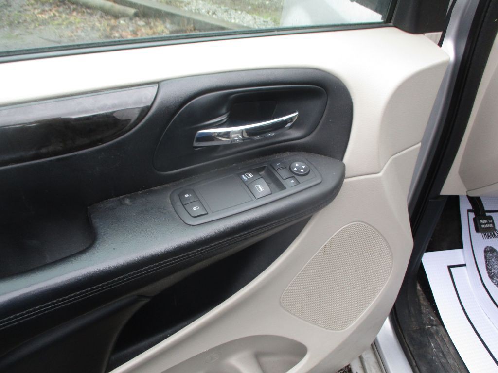 2012 Dodge Grand Caravan Image 12