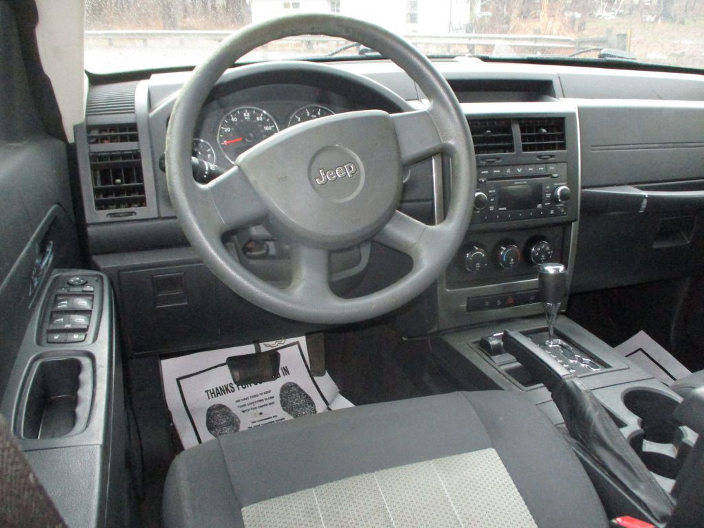 2009 Jeep Liberty Image 8